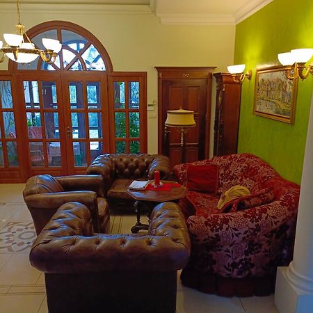 Dwor Pod Rozami Bed & Breakfast Smolec Exterior photo