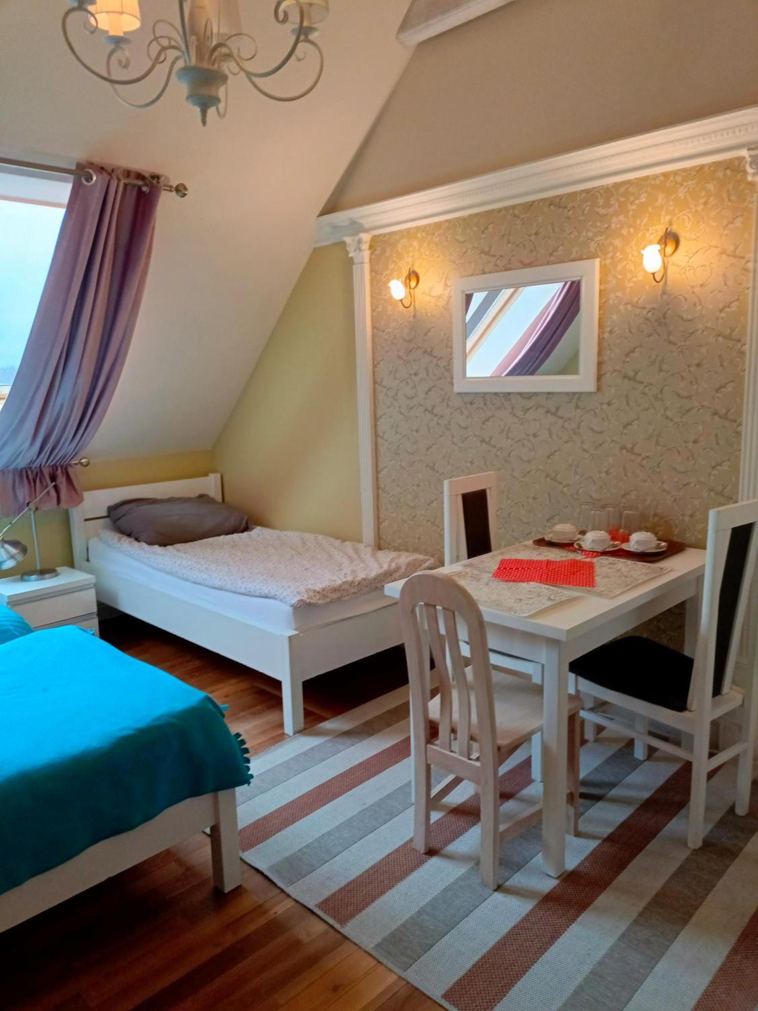 Dwor Pod Rozami Bed & Breakfast Smolec Room photo