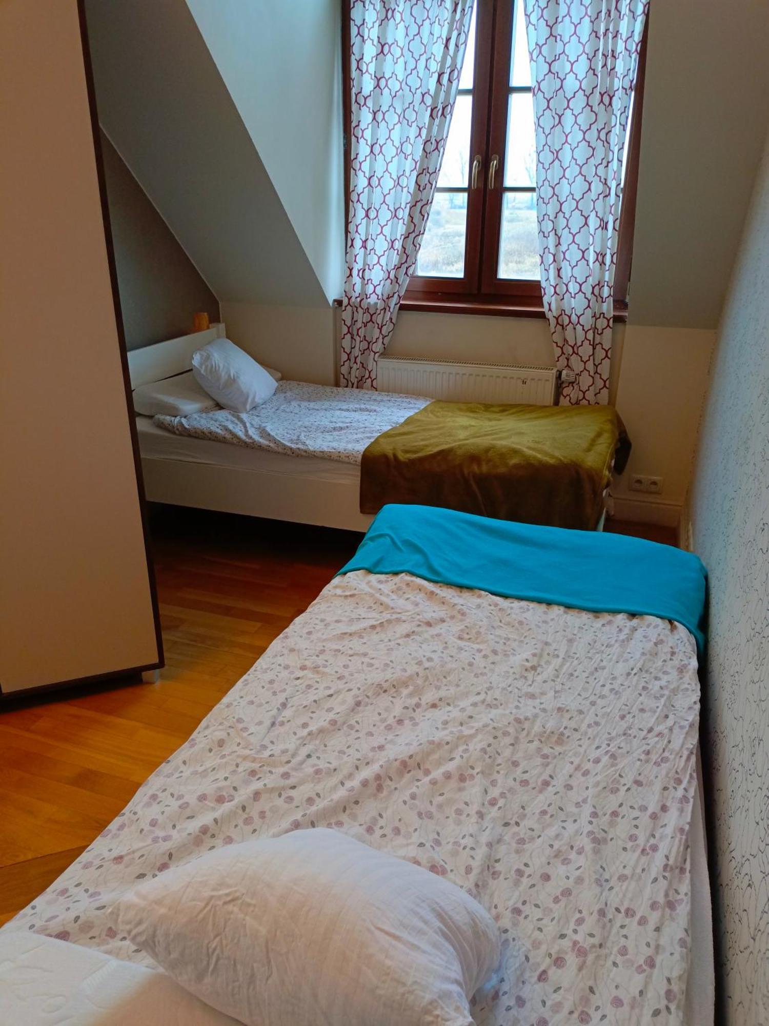 Dwor Pod Rozami Bed & Breakfast Smolec Room photo
