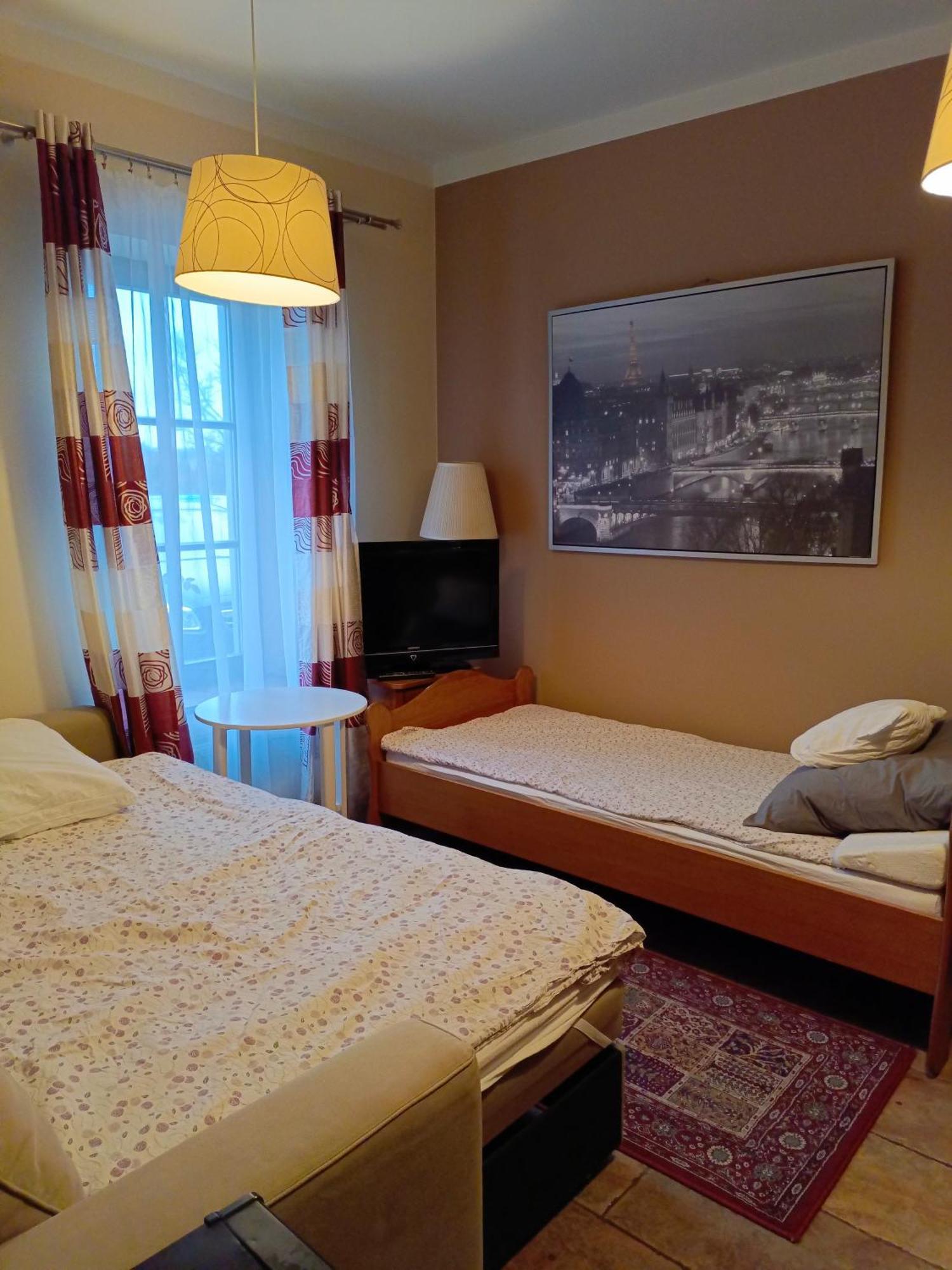 Dwor Pod Rozami Bed & Breakfast Smolec Room photo